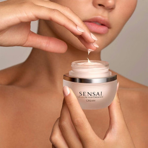 Sensai Cellular Performance...