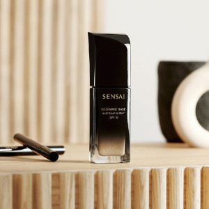 Sensai Glowing Base Spf10 30 Ml
