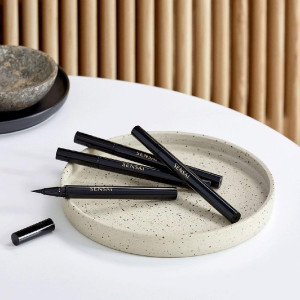 Designing Liquid Eyeliner 01-Black 0,6 Ml